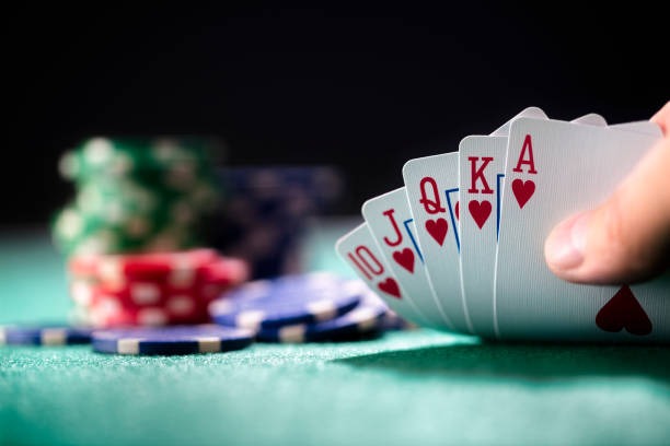 juara4d mobile app interface showing live dealer tables and sportsbook betting options